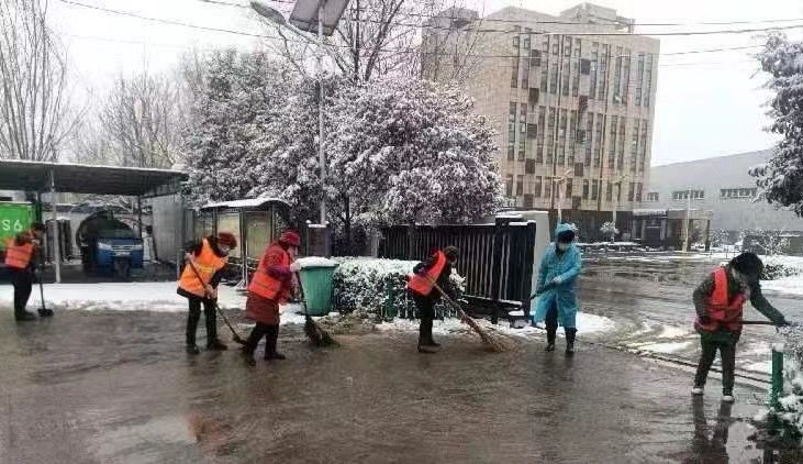 簡篇-街村干部齊上陣  吹響除雪“沖鋒號”