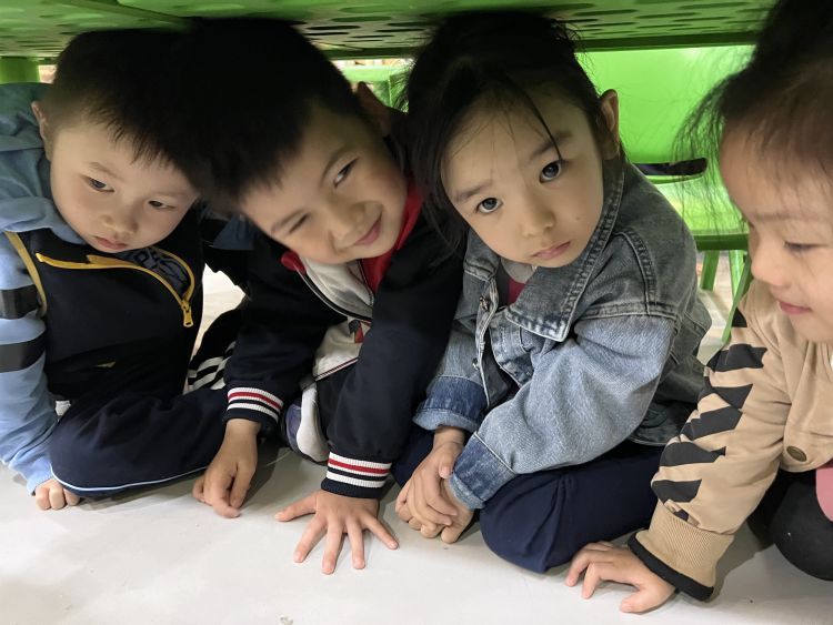 簡篇-以“演”筑防護“幼”同行——警社校共同聯動開展反恐防暴應急演練