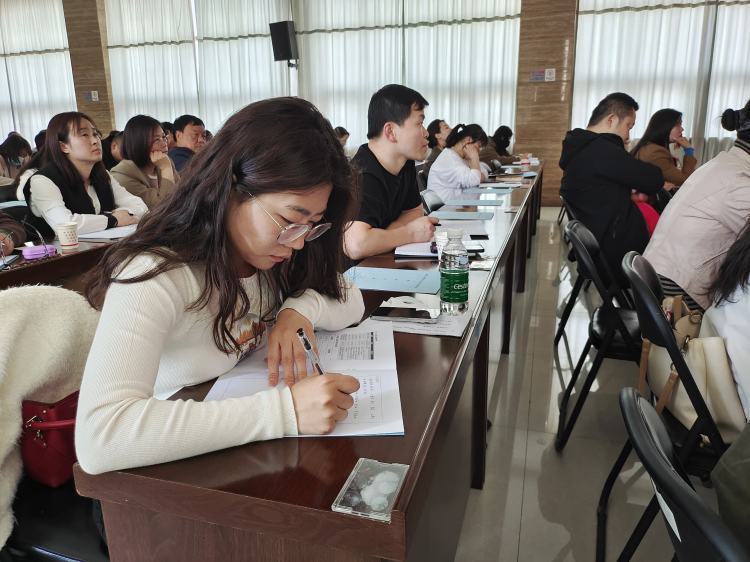 簡篇-“‘陵’距離關愛 聚全力護童成長——高陵區未成年人源頭預防治理項目”系列活動之兒童督導員和兒童主任能力提升培訓