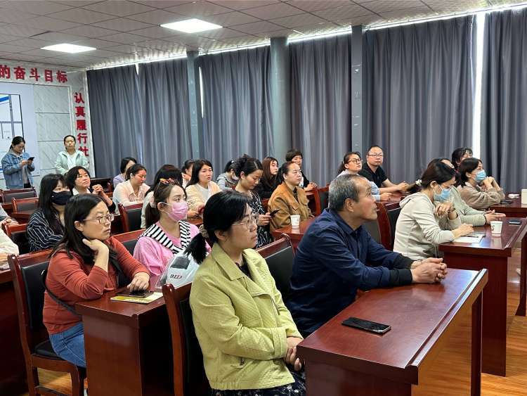 簡篇-“‘陵’距離關愛 聚全力護童成長——高陵區未成年人源頭預防治理項目”系列活動之“正面管教”家長課堂主題活動